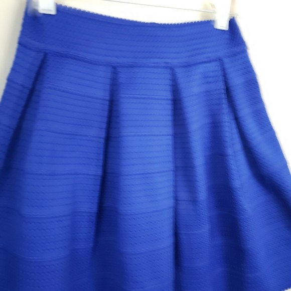 SOLDExpress Blue Pleated A Line Skirt Poly/Rubber - Picture 2 of 5